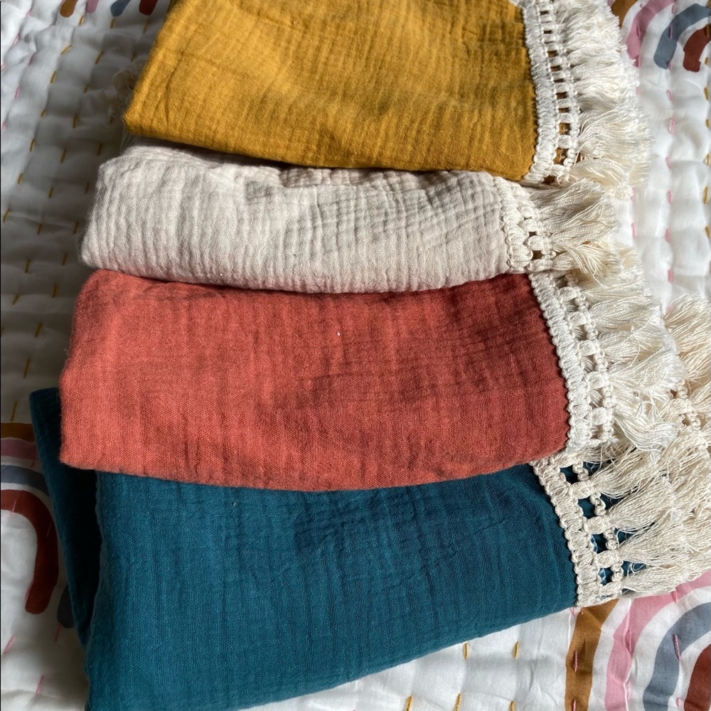 ⭐️ BOGO ⭐️ HP Boho Fringe Muslin Swaddle-Sand Beige - Picture 4 of 8